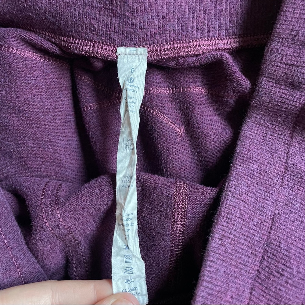 Lululemon Scuba Joggers - Picture 2 of 3